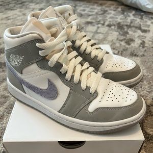 Women’s Nike Air Jordan 1 MID